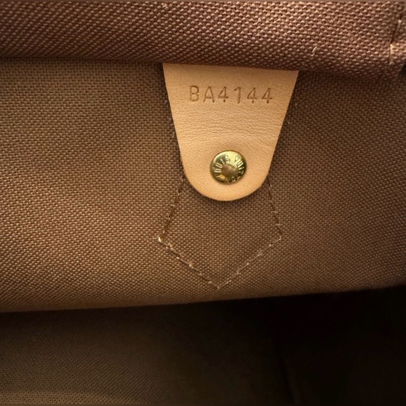 Louis Vuitton Speedy 35 Monogram Canvas Like New - Discontinued - Picture 12 of 15